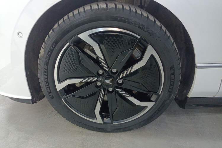 Used VOYAH PASSION 2023 Four-Wheel Drive Long-Range Version
