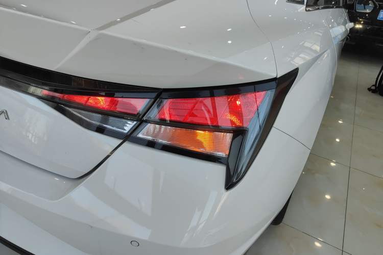 Used Hyundai Elantra 2021 1.5L CVT GLX Elite Edition
