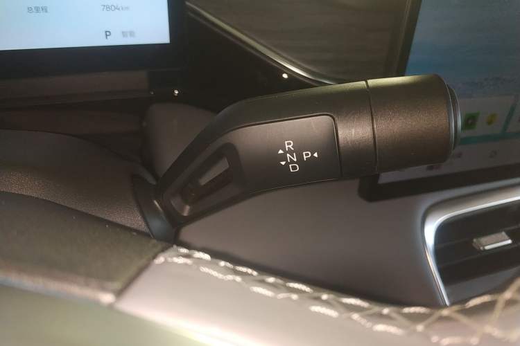 Used  L6 2025 EM-i 140km Starship Edition