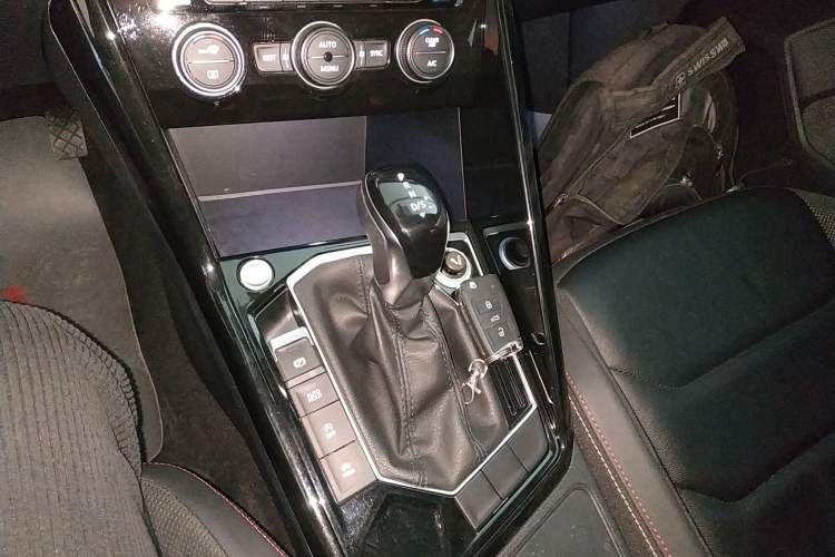 Used Volkswagen Tayron 2019 330TSI Two-Wheel-Drive Luxury Version China V Emission Standard
