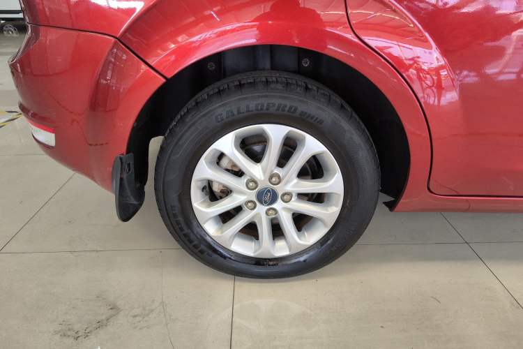 Used Ford Focus 2013 Hatchback Classic 1.8L Automatic Base Model
