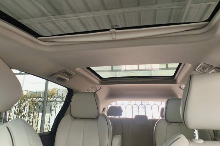 Used Buick GL8 2021 Land Cruiser Executive 652T Premium Model
