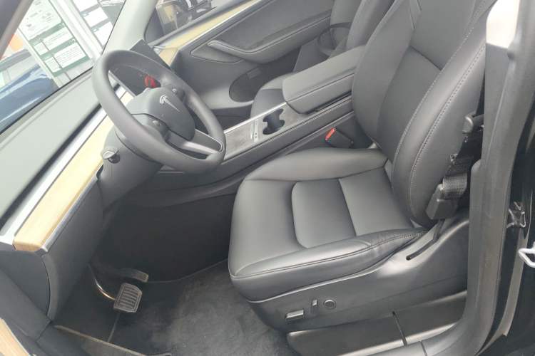 Used Tesla Model Y 2022 Rear-Wheel-Drive Version
