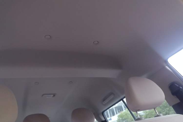 Used FORTHING Lingzhi 2022 M5L 1.6L Utility Model 7 Seats