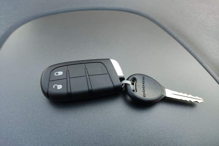 Used Dodge Journey 2013 2.4L Two-Wheel Drive Luxury Version
