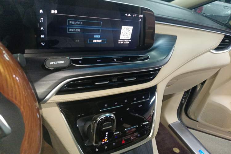 Used Buick GL8 2022 ES Landtrek 653T Luxury Edition