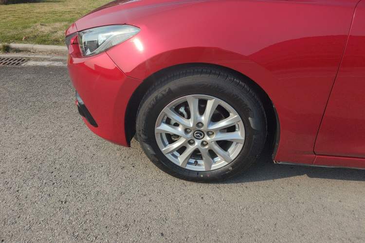 Used Mazda Mazda 3 Axela 2016 Sedan 1.5L Automatic Comfort Model
