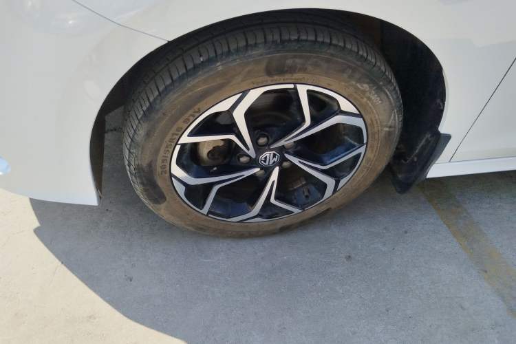 Used MG 5 2022 180 DVVT CVT Youth Luxury Edition
