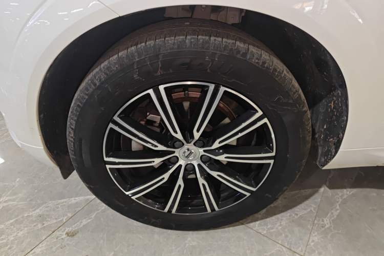 Used Volvo XC60 2021 T5 4x4 Smart Luxury Edition