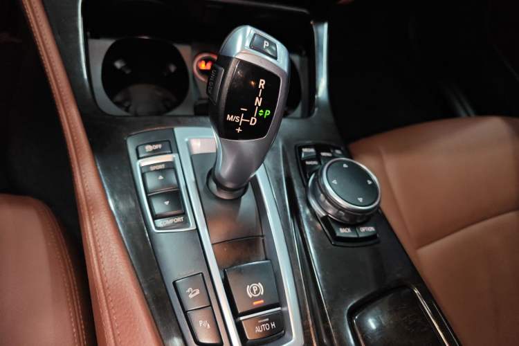 Used BMW 5 Series 2017 528Li xDrive Leading Model
