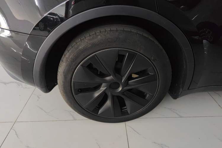 Used Tesla Model Y 2023 Rear-Wheel-Drive Version
