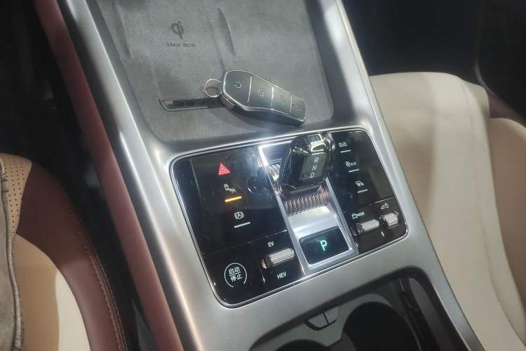 Used BYD Seal 2023 DM-i 1.5L 121km Prestige Model
