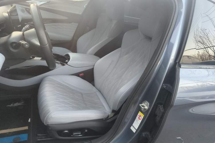 Used BYD Seal 2022 700 km Long-Range Rear-Wheel-Drive Version
