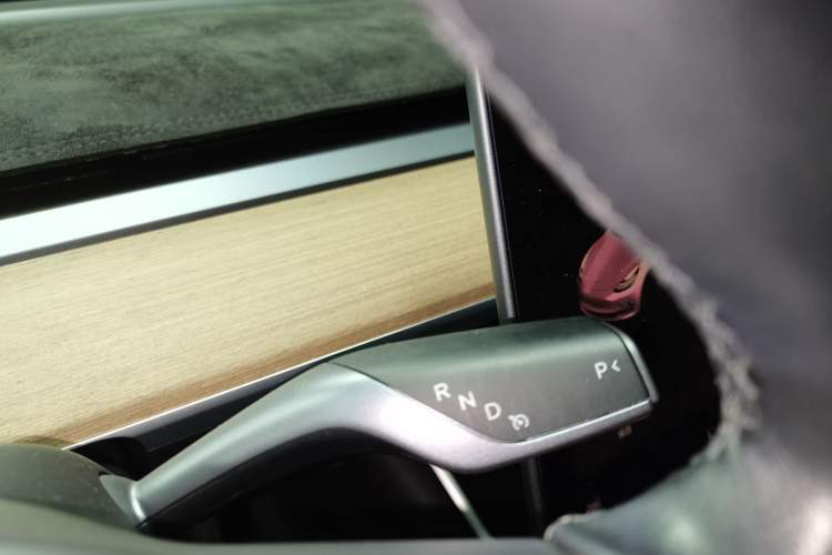 Used Tesla Model 3 2019 Long-Range All-Wheel-Drive Version
