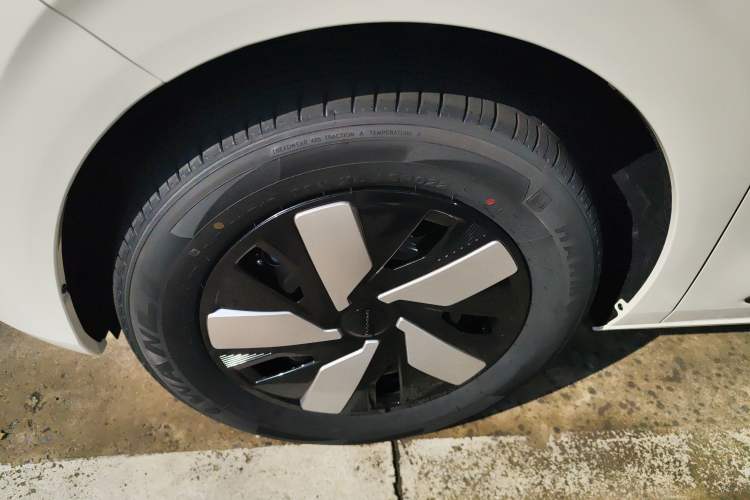 Used Dongfeng NAMMI 01 
