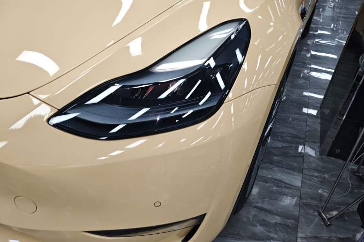 Used Tesla Model Y 2022 Long-Range All-Wheel-Drive Version
