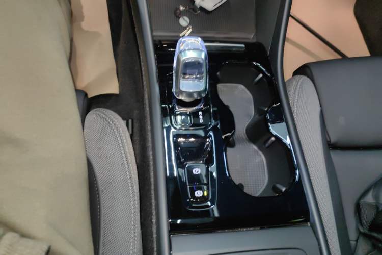 Used Volvo XC40 2024 B3 Zhiyuan Luxury Edition
