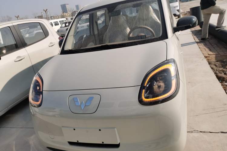 Used Wuling Hongguang MINIEV 2025 Four-Door Version Advanced Edition
