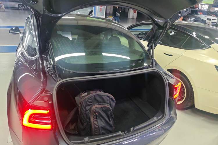 Used Tesla Model 3 2019 Standard Range Rear-Drive Upgraded Version
