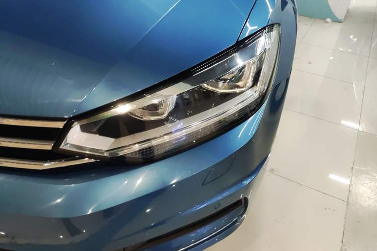 Used Volkswagen Touran 2016 Volkswagen Touran L 280TSI DSG Comfort Edition
