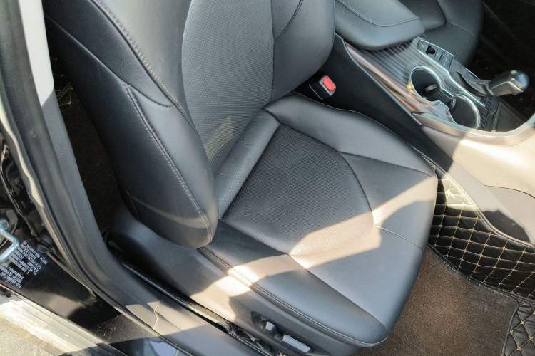 Used Toyota Camry 2019 2.5G Luxury Edition China VI Standard
