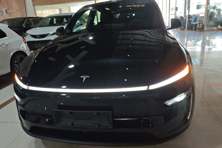 Used Tesla Model Y 2026 Rear-Drive Model