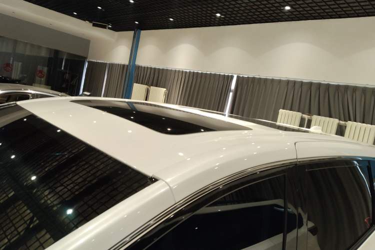 Used Buick Century 2023 2.0T Six-Seater Yinshi Edition
