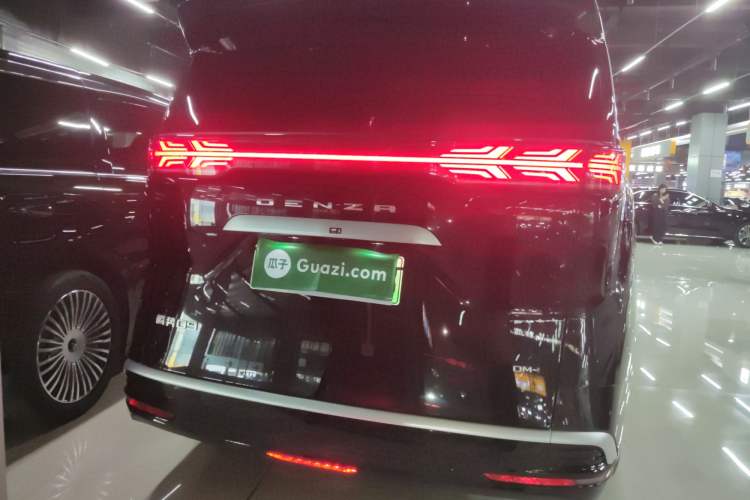 Used Denza D9 2024 DM-i 1050 Luxury Model