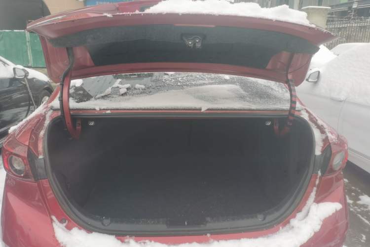 Used Mazda Mazda 3 Axela 2017 Sedan 1.5L Manual Comfort Model Emission Standard China V
