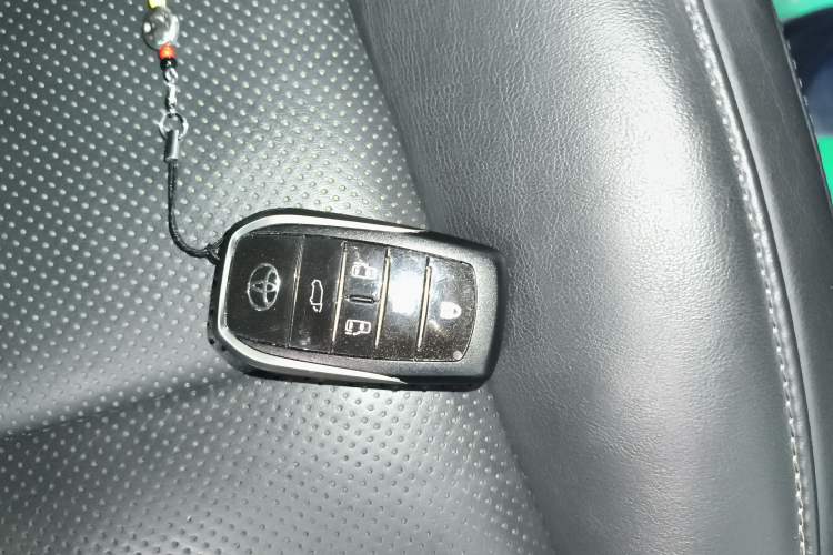 Used Toyota Vellfire 2021 Crown Dual-Engine 2.5L HV Supreme Edition
