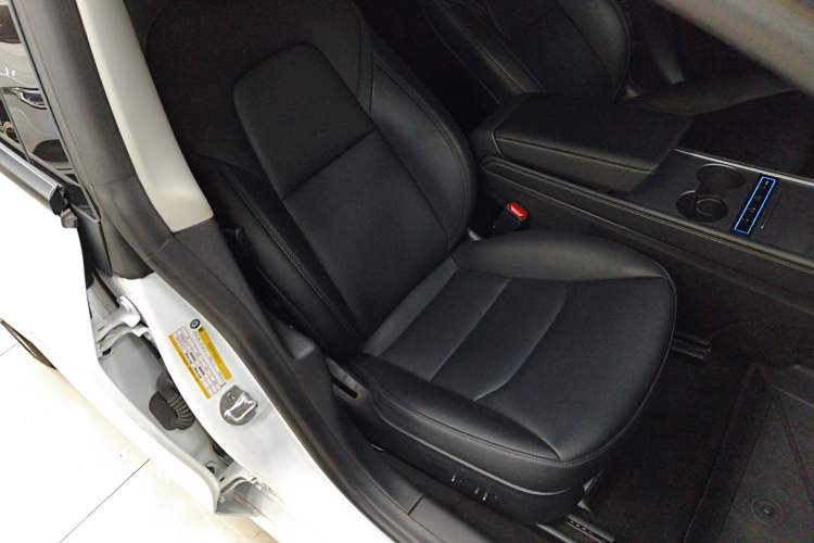 Used Tesla Model 3 2022 Rear-Wheel-Drive Version
