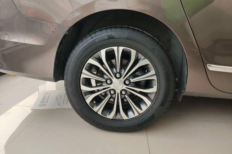 Used Buick GL8 2021 Land Cruiser Executive 652T Premium Model
