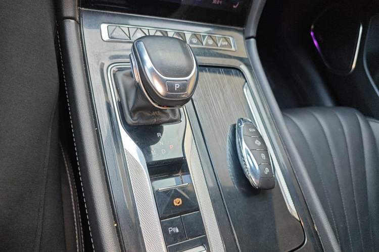 Used Hongqi H5 2023 2.0T Automatic Smart Connect Flagship Edition
