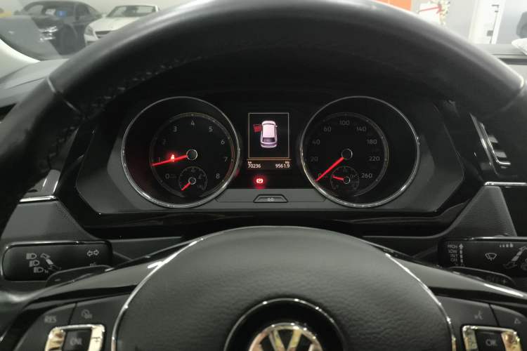 Used Volkswagen Tiguan L 2019 Revised 330TSI Automatic Two-Wheel Drive Smart & Luxury Edition China VI Standard