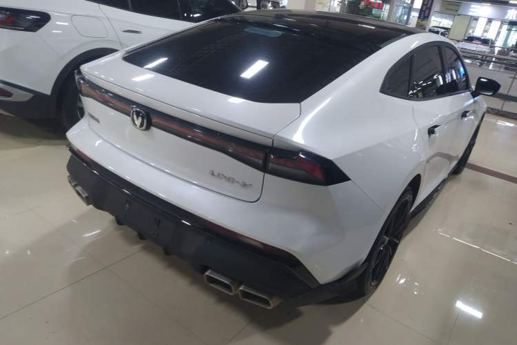 Used Changan UNI-V 2024 1.5T Prestige Sport Edition
