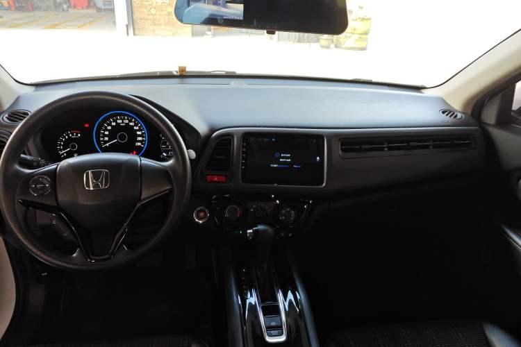 Used Honda Vezel 2017 1.8L CVT Front-Wheel Drive Pioneer Edition