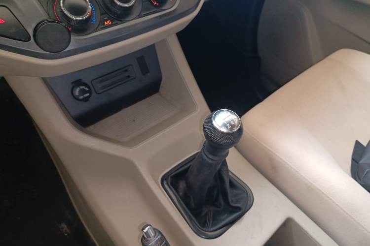 Used FORTHING Lingzhi 2019 M5L 1.6L 7-Seater Exclusive Model China VI Standard
