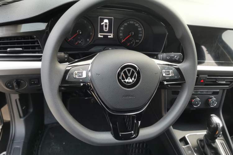Used Volkswagen Lavida 2021 1.5L Automatic Comfort Edition
