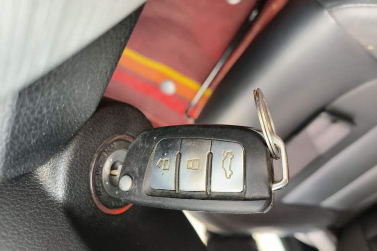 Used Geely Auto Vision 2019 Upgraded Model 1.5L Manual Luxury Version China VI Standard