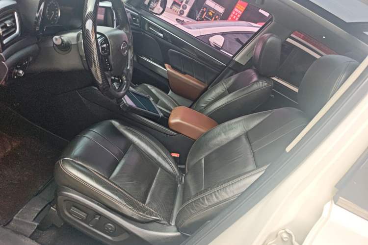 Used GAC Trumpchi GS7 2017 320T Two-Wheel-Drive Luxury Smart Connectivity Model