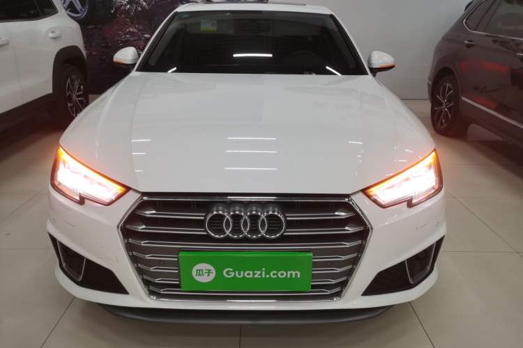 Used Audi A4L 2019 40 TFSI Fashion Edition China VI Emission Standard

