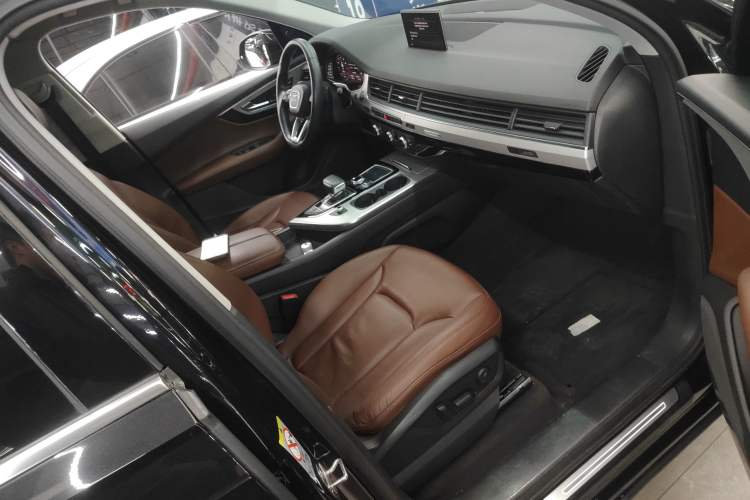 Used Audi Q7 2018 45 TFSI Technology Edition
