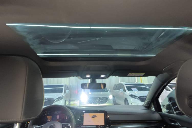 Used Volkswagen Golf 2023 280TSI DSG R-Line Lite
