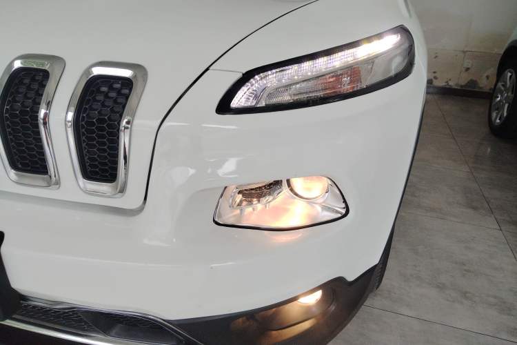 Used  Cherokee 2017 2.0L Superior Edition
