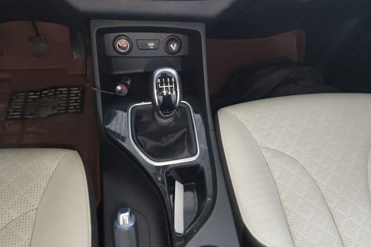 Used Baojun 730 2019 1.5T Manual Fashion Model 7-seater China VI
