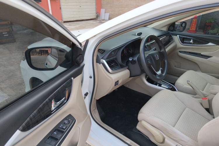 Used Honda Crider 2015 1.8L Automatic Luxury Edition
