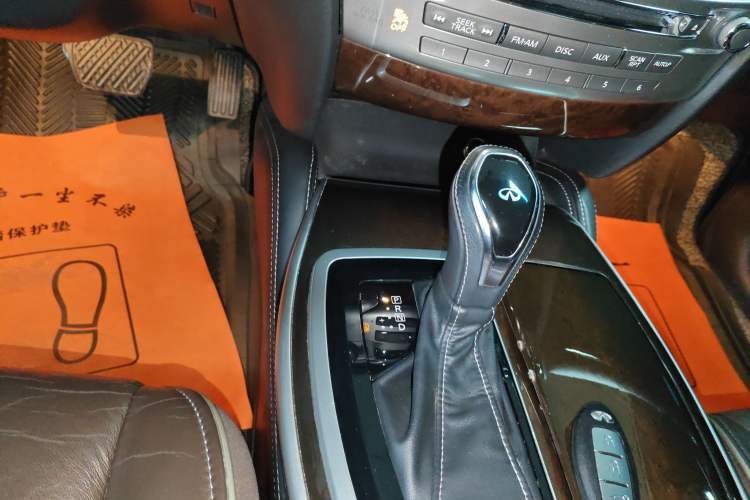 Used Infiniti QX60 2016 2.5 S/C Hybrid Two-Wheel-Drive Excellence Edition China V Standard
