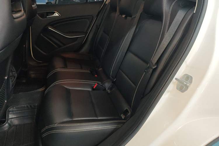 Used Mercedes-Benz GLA 2015 GLA 220 4MATIC Fashion Model