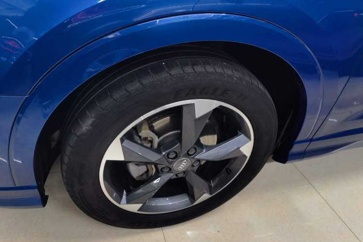 Used Audi Q3 2019 40 TFSI Fashion Dynamic Model