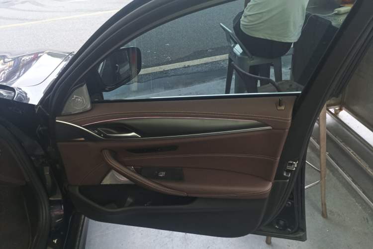 Used BMW 5 Series New Energy 2022 Second Facelift 535Le Pioneer Edition M Sport Package
